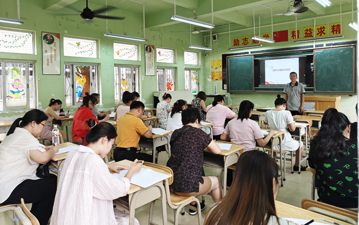 学校德育部：教育惩戒明规则 以赛促学强师德...
